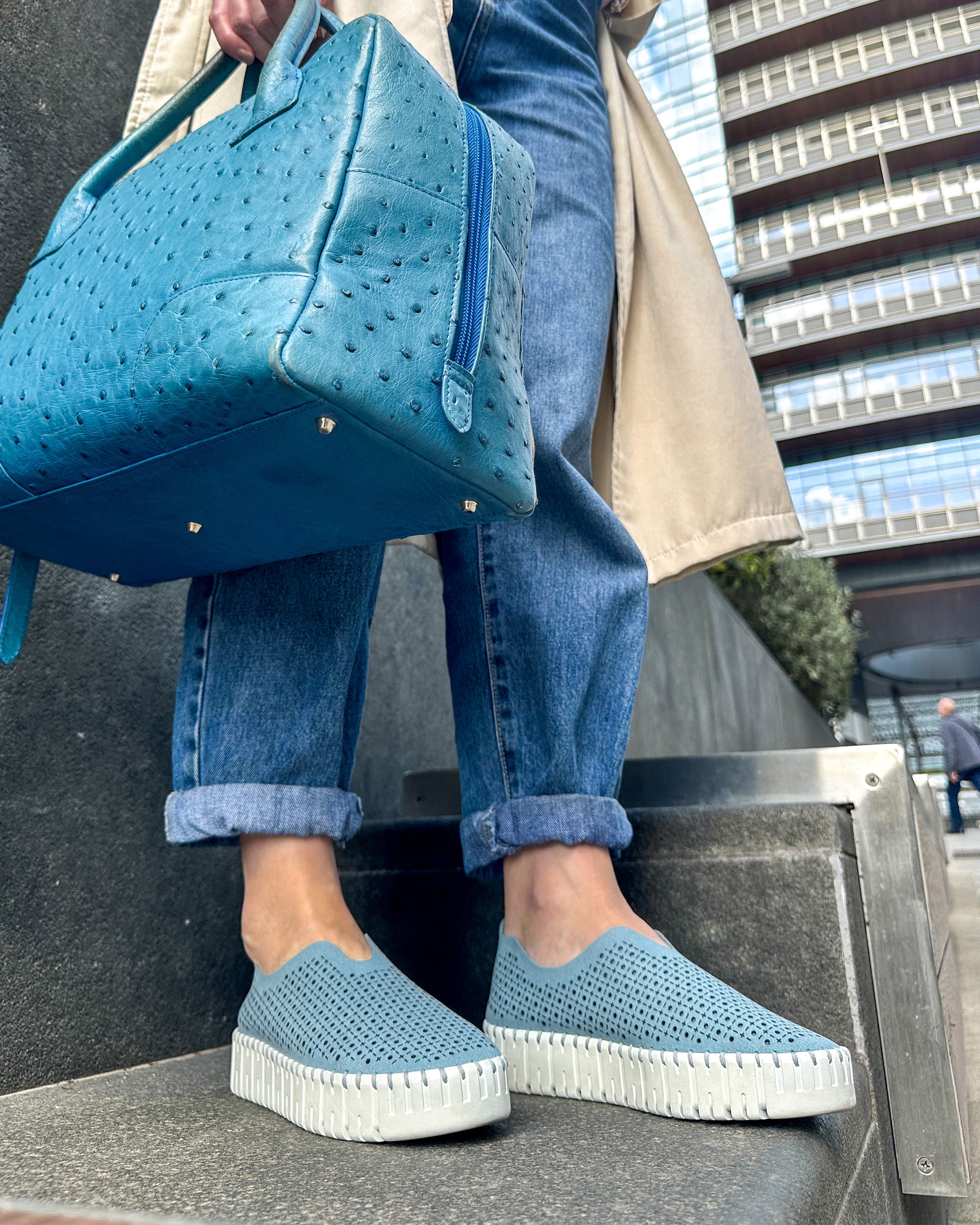 OWEN AZZURRO